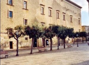 Tricase - Piazza Giuseppe Pisanelli - Uno scorcio del prospetto forntale di palazzo Gallone